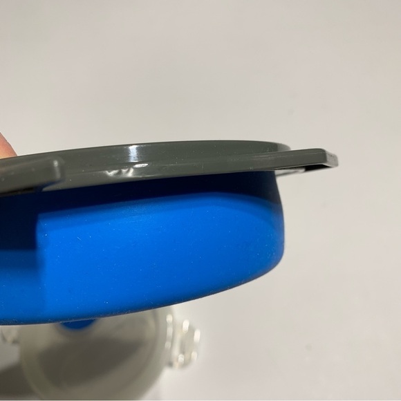 Kushies SiliBot silicone container blue rocket - Picture 3 of 4